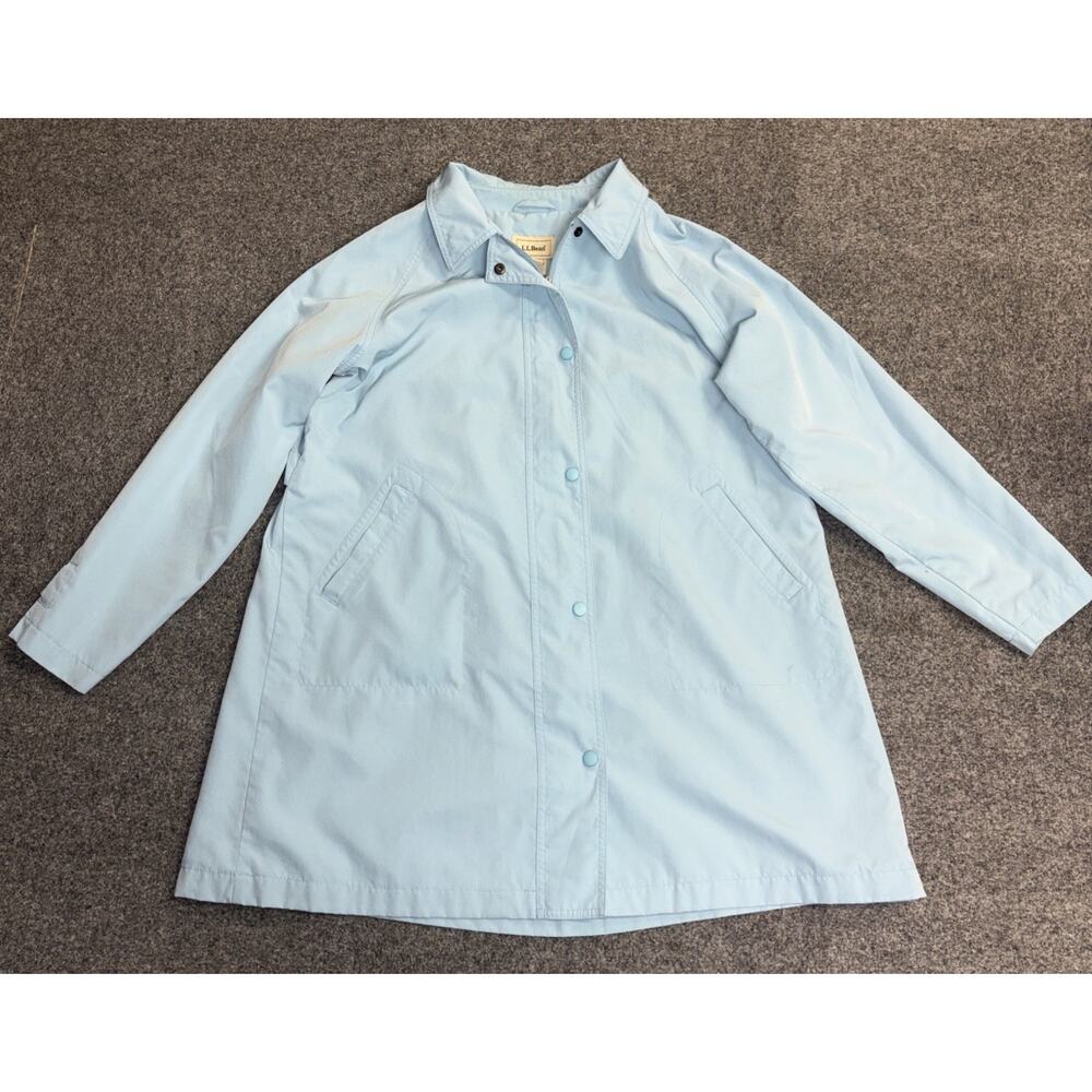 LL Bean Woman’s Large Petite Light Blue Collared Button Snap Rain Jacket Preppy